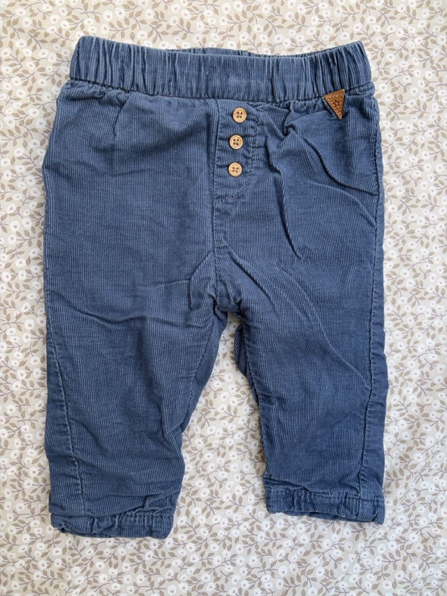 H&M Pantaloni: Pantalon velours doublé 62cm – Usato da Küssnacht am Rigi venduto da amynilleuh