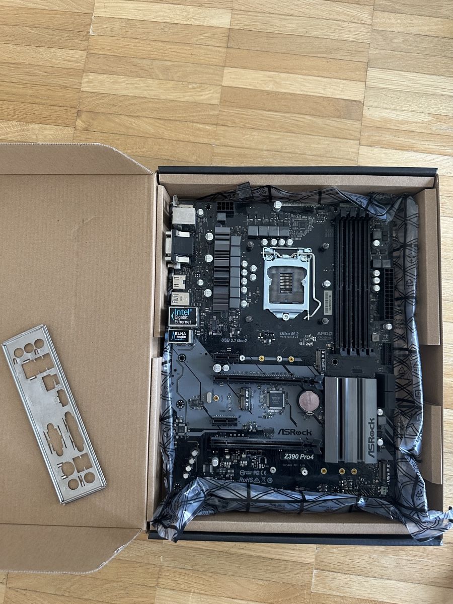 Asrock Schede madri: Carte mère ASRock Z390 Pro 4 – Usato da Onex venduto da whoiselijah