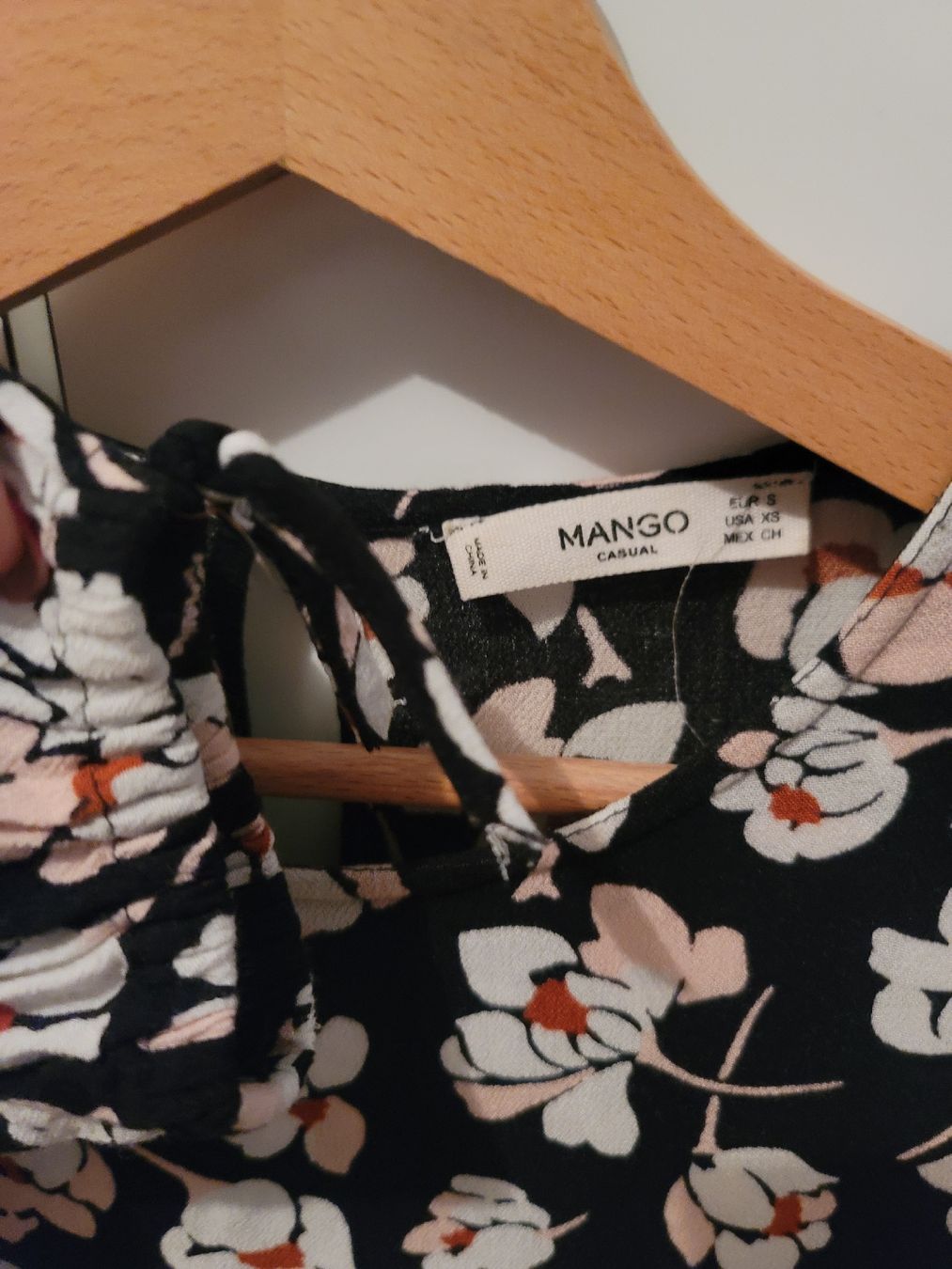 Mango Camicette: Mango Bluse, Blumenmuster, flower power lady, blumenmädchen – Usato da Zollikerberg venduto da Nice_Name 5