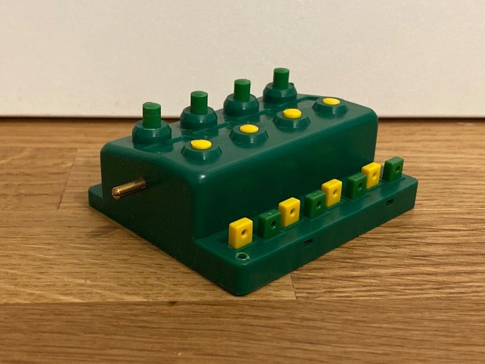 Minitrix 6596 Vierfach-Drucktastenschalter grün (Gebraucht) in ...