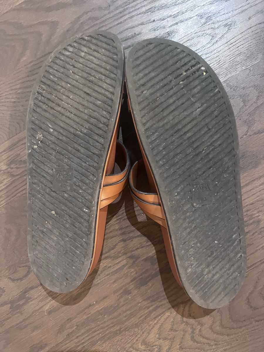Zara Chaussures femmes: ZARA Slipper – D'occasion à Uitikon-Waldegg par LaDiene 1