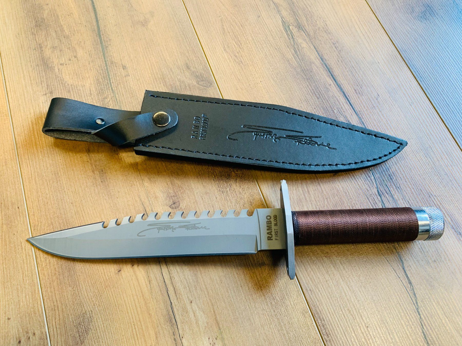 Accessori: Rambo Red Line Tactical Messer 35.5cm – Nuovo e nell'imballaggio originale da Bergdietikon venduto da shopAgent