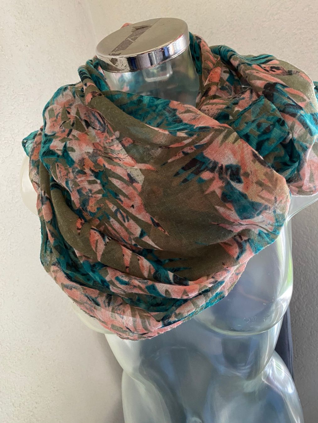 Foulard & Sciarpe: Leichter LOOP bunt gemustert – Usato da Allenwinden venduto da Obalu 1