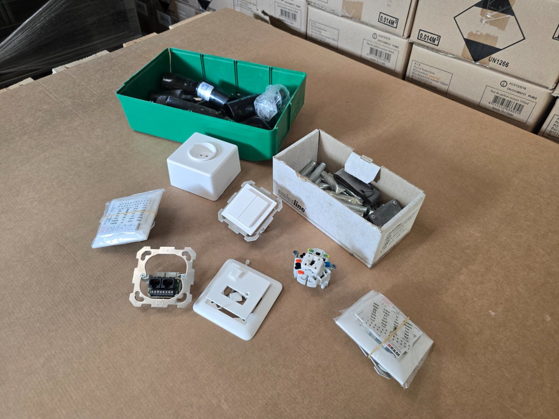 Stecker: Posten diverser Stecker, Dosen usw. ab 1.- – Gebraucht aus KRINAU von Mio_Liqstyle 1