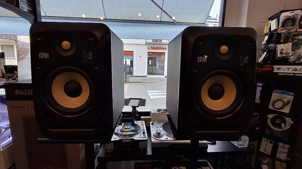 2x KRK Monitor da studio attivo black V6S4 (Neu und originalverpackt ...