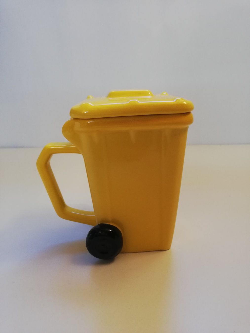 Tazze: Mülleimer Tasse gelb – Nuovo (secondo la descrizione) da Rothrist venduto da GIWALD 1