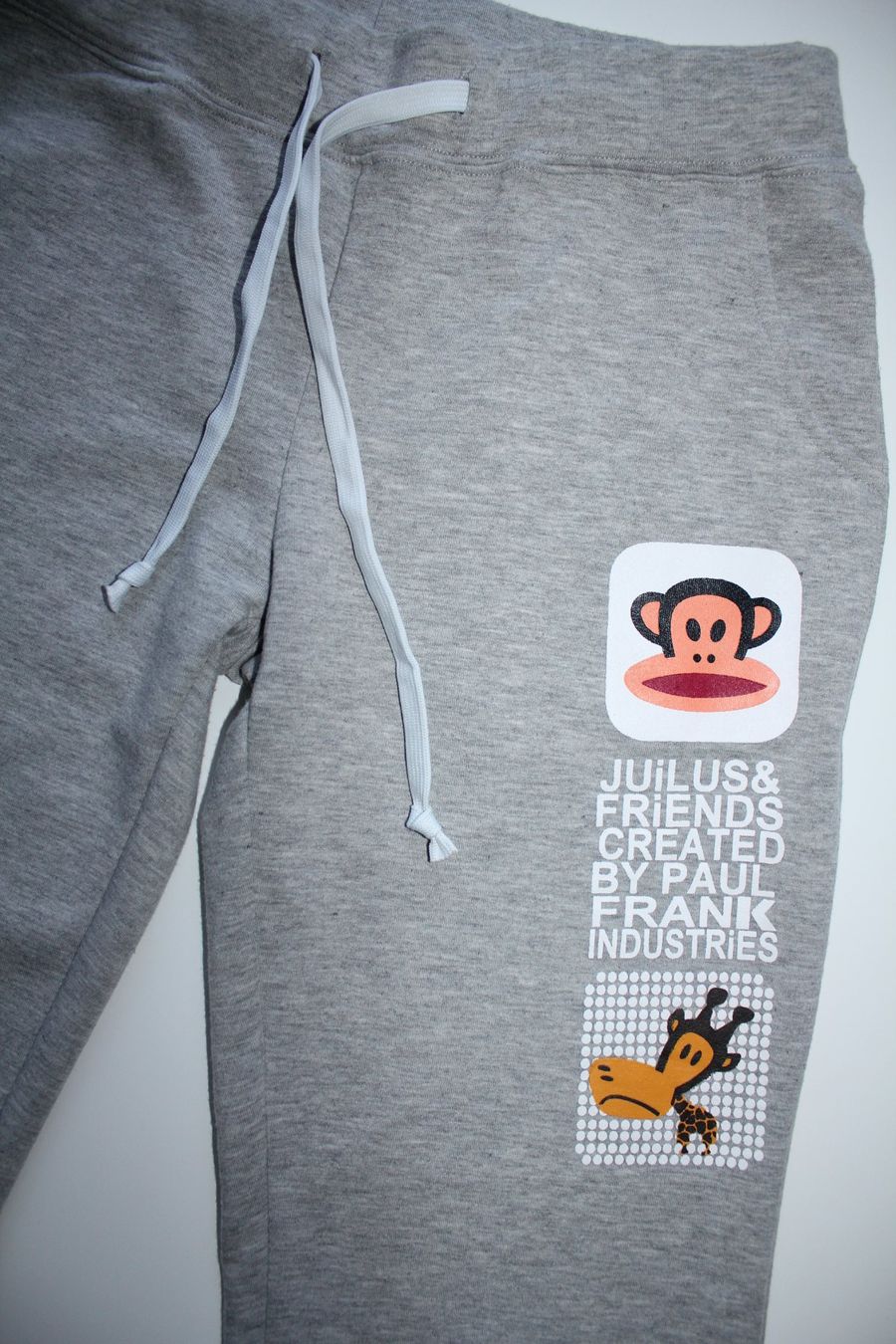 Pantaloni: Pantalon jogging Paul Frank gris taille env.146 - 152 – Usato da Peseux venduto da Gilloss 2