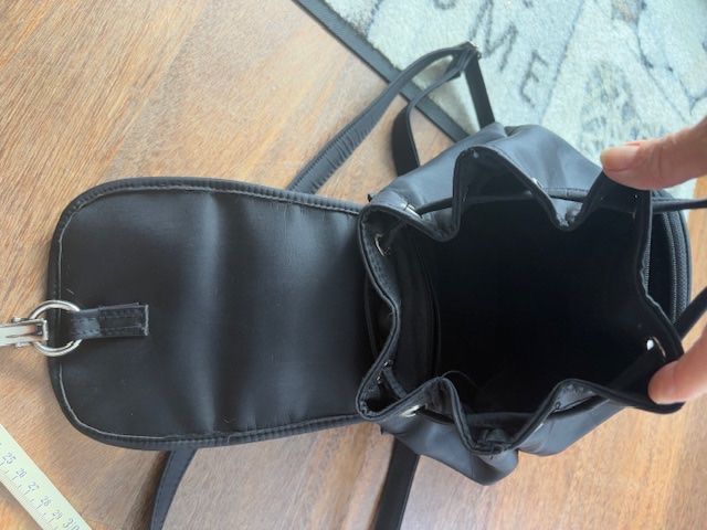 Versace Zaini: Rucksack schwarz, Handtasche oder zum Rennen/Walken – Usato da Pfäffikon ZH venduto da GZHDZV 4