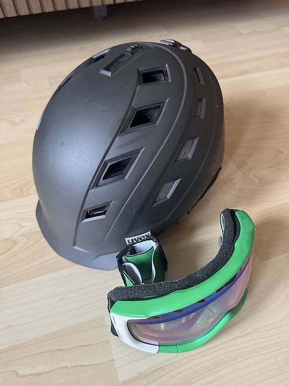 Uvex Caschi: Uvex Skihelm inkl. Brille – Usato da Küssnacht am Rigi venduto da rob_y5sl