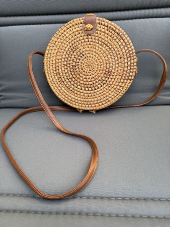 Runde Tasche in Flecht