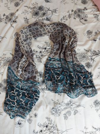 Foulard Aigner en soie
