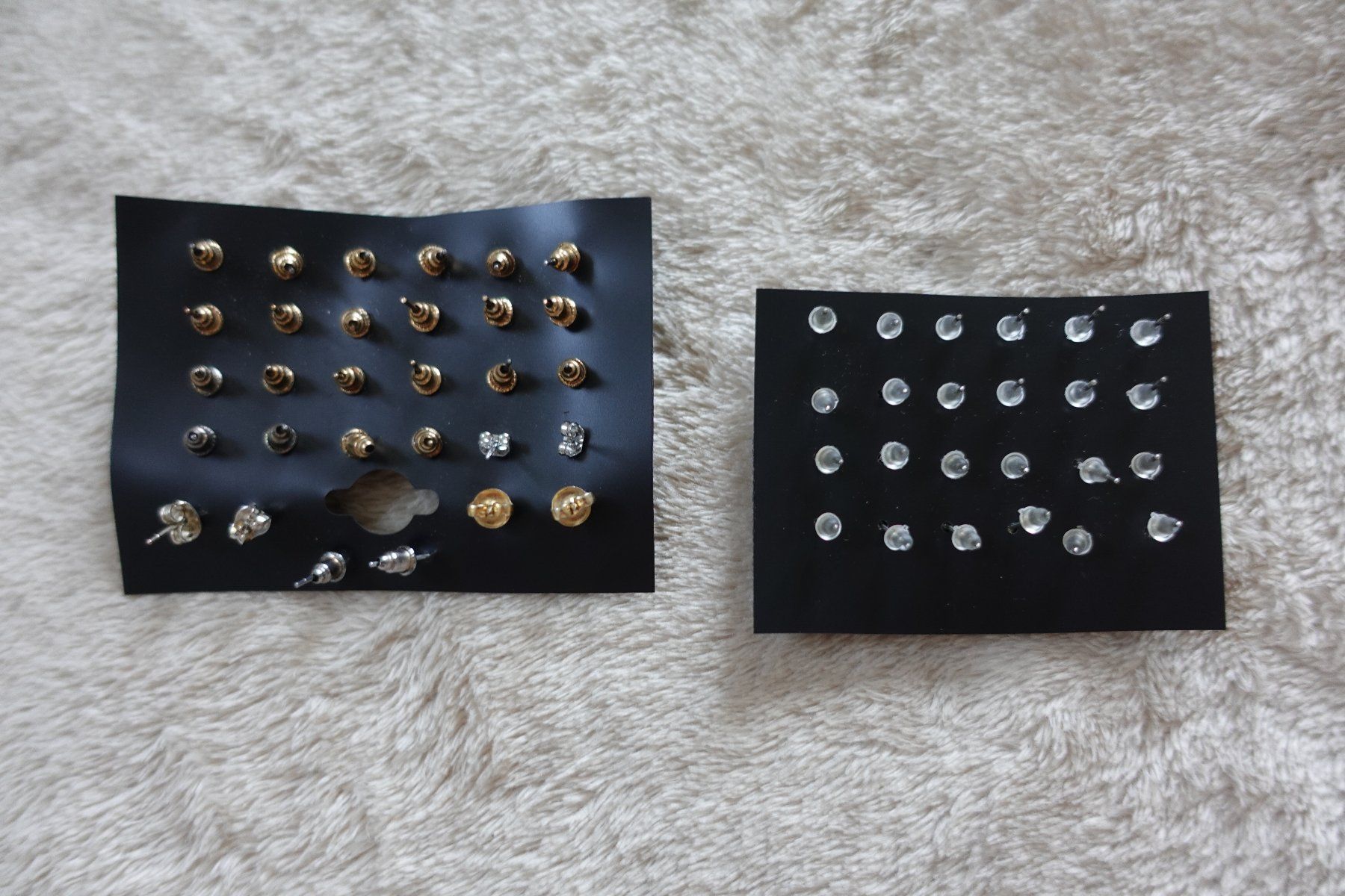 Boucles d'oreille: 1 neues Set mit 54 Ohrstecker – Neuf (Voir description) à rorschach par bab_2yt6 1