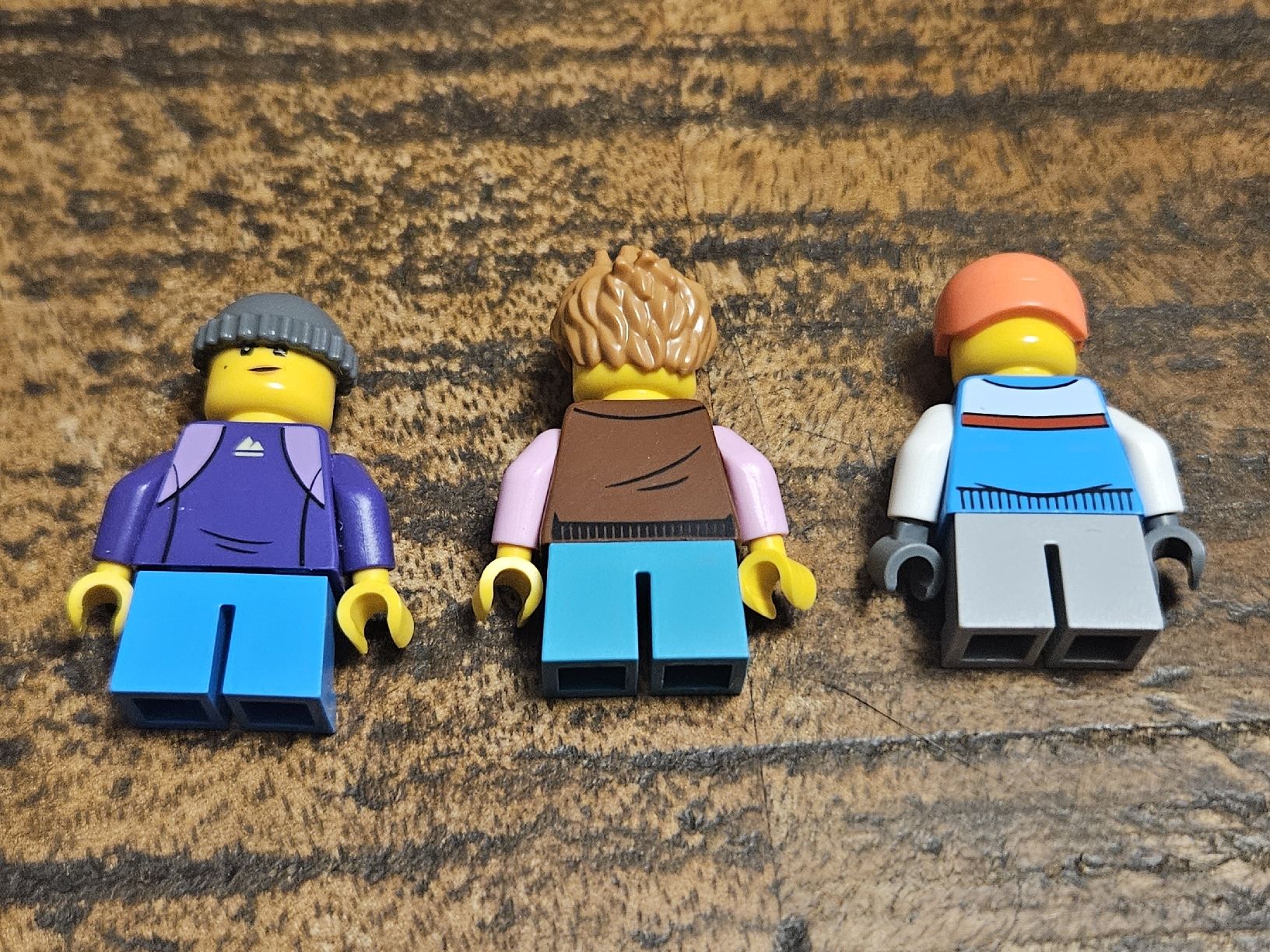 Lego Kit di costruzioni: lego lot de 3 figurines – Usato da Confignon venduto da Ecrofigs 1