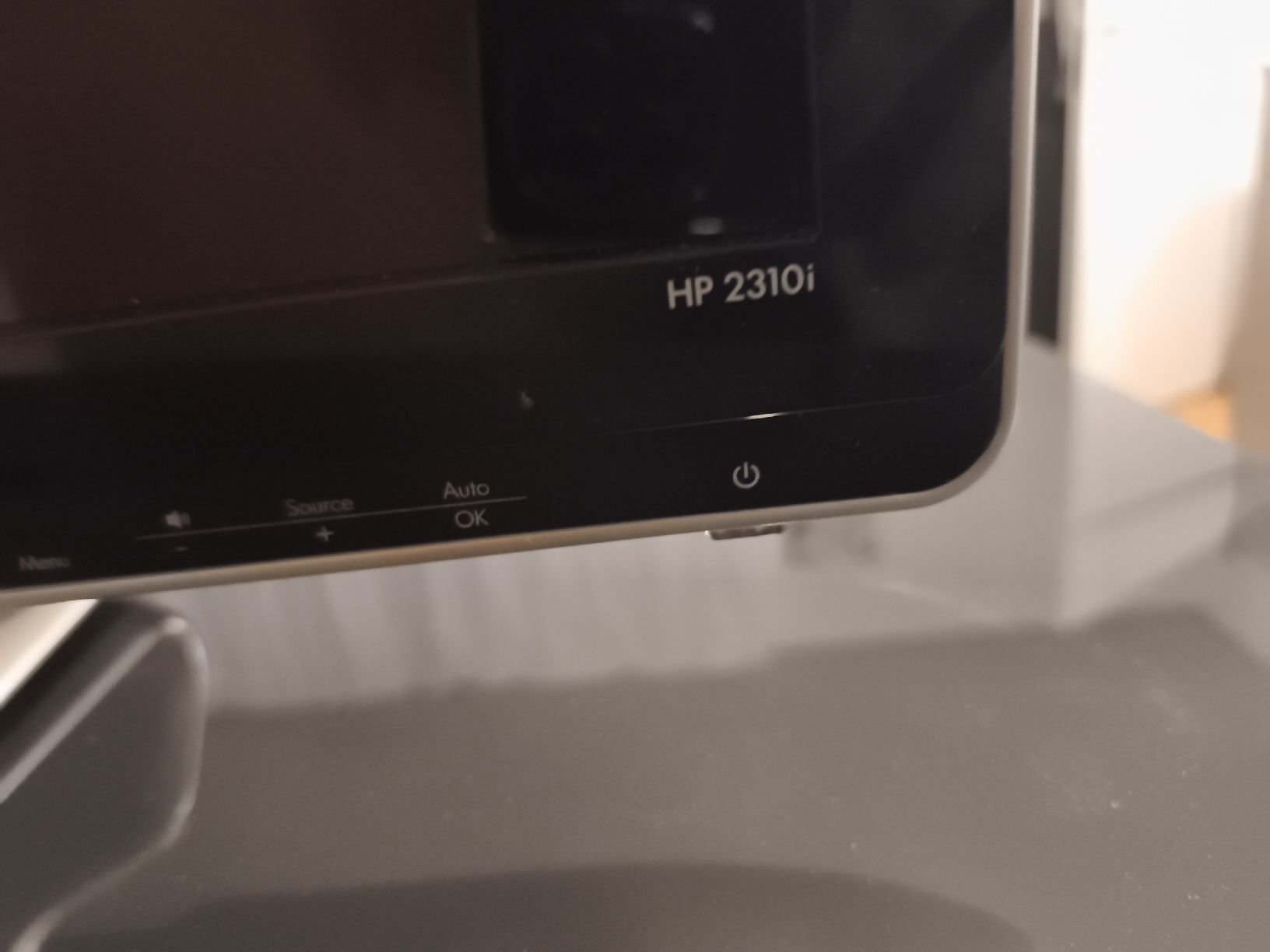 Hewlett Packard Monitore: 23 Zoll HP Bildschirm – Gebraucht aus Zürich von watchshot 1