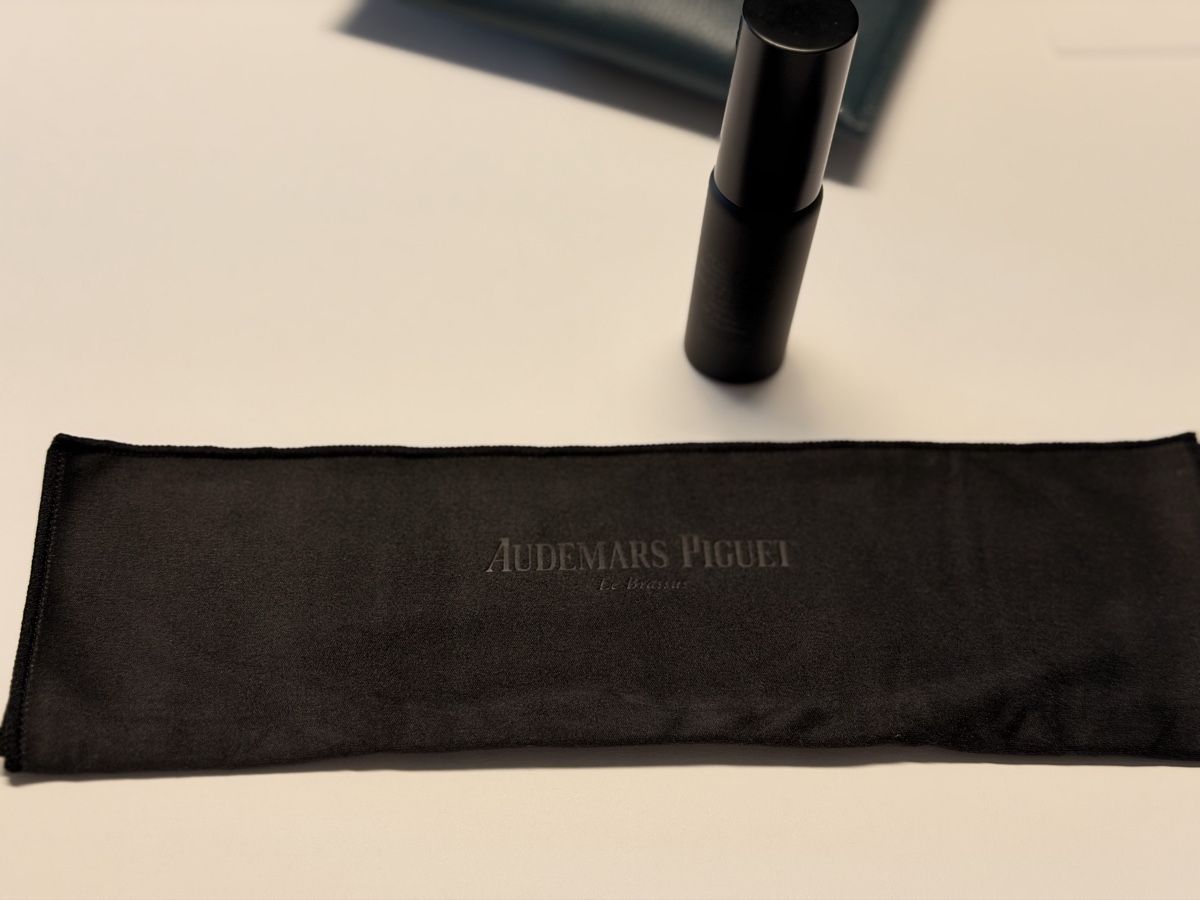 Audemars Piguet Orologi: Audemars Piguet AP Travel Case & Care Set – Nuovo e nell'imballaggio originale da Wetzikon ZH venduto da Luu_19 4