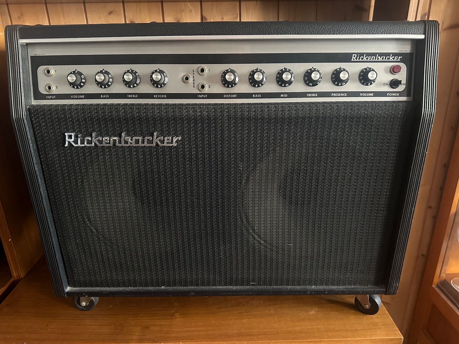 Rickenbacker Amplificatori: Rickenbacker TR-75 Verstärker gebraucht mit Rollen – Usato da Bubendorf venduto da Crimthann1