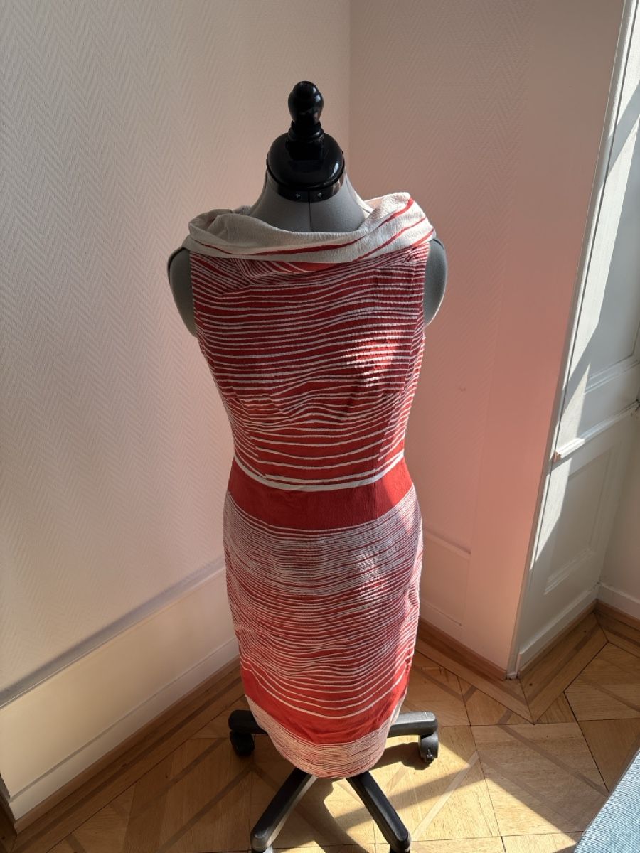 Carolina Herrera Vestiti: Robe d'été rayée rouge et blanche sans manches – Usato da Genève venduto da fan_5n8s 4
