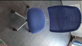 Kinder Bürostuhl blau Netzrücken gut erhalten 1 kleines Loch