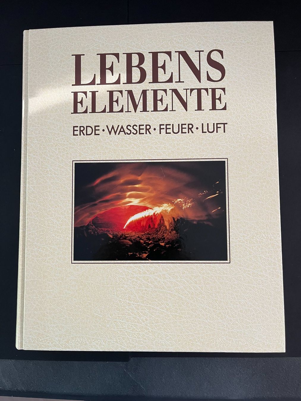 Bücher: Schöner Bildband der Lebens-Elemente Erde, Waser, Feuer,Luft – Neu (gemäss Beschreibung) aus Mumpf von dadaboygugu
