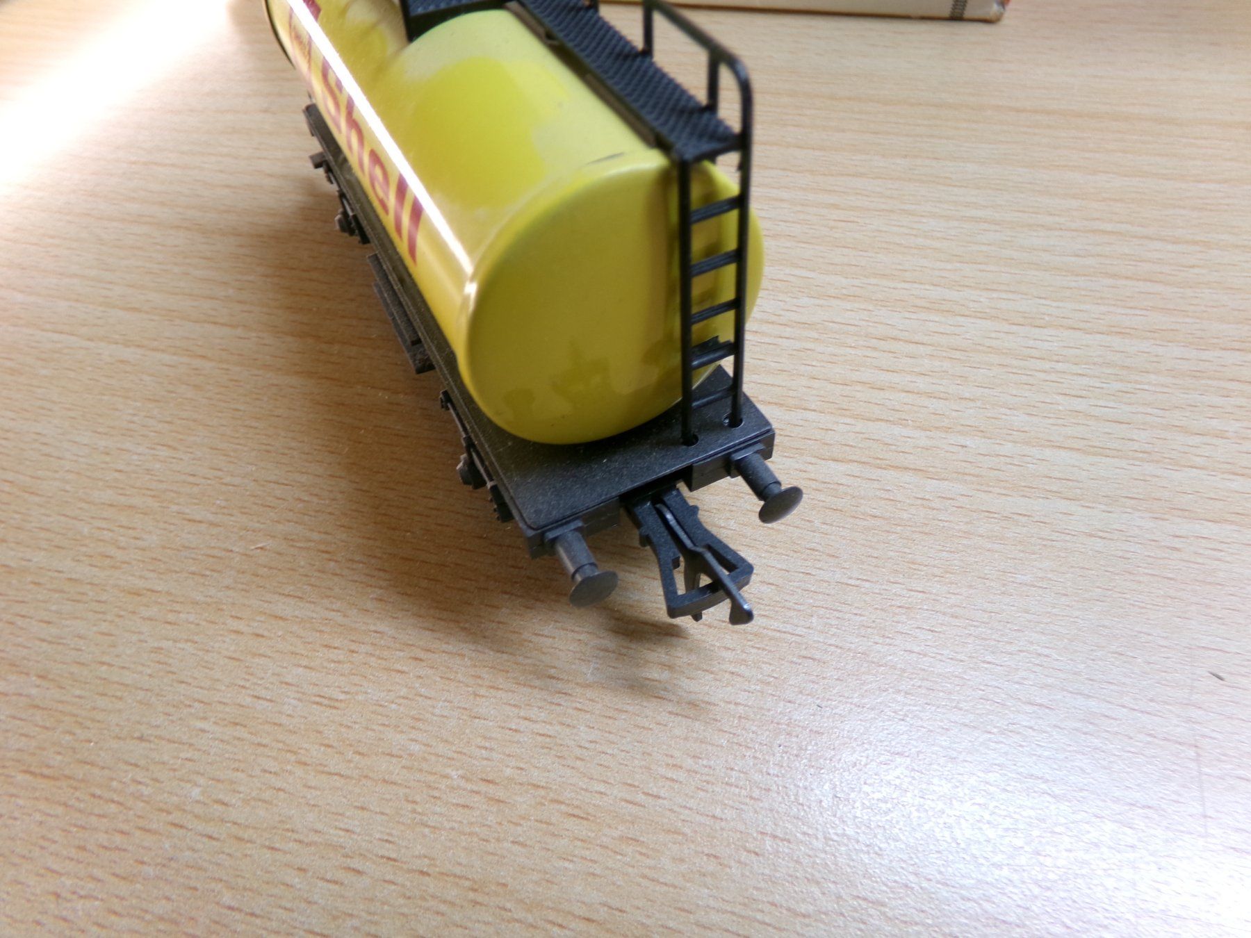 Fleischmann Modellini di ferrovie: Fleischmann 5031 Anhänger gelb Shell – Usato da Hombrechtikon venduto da Se9 6