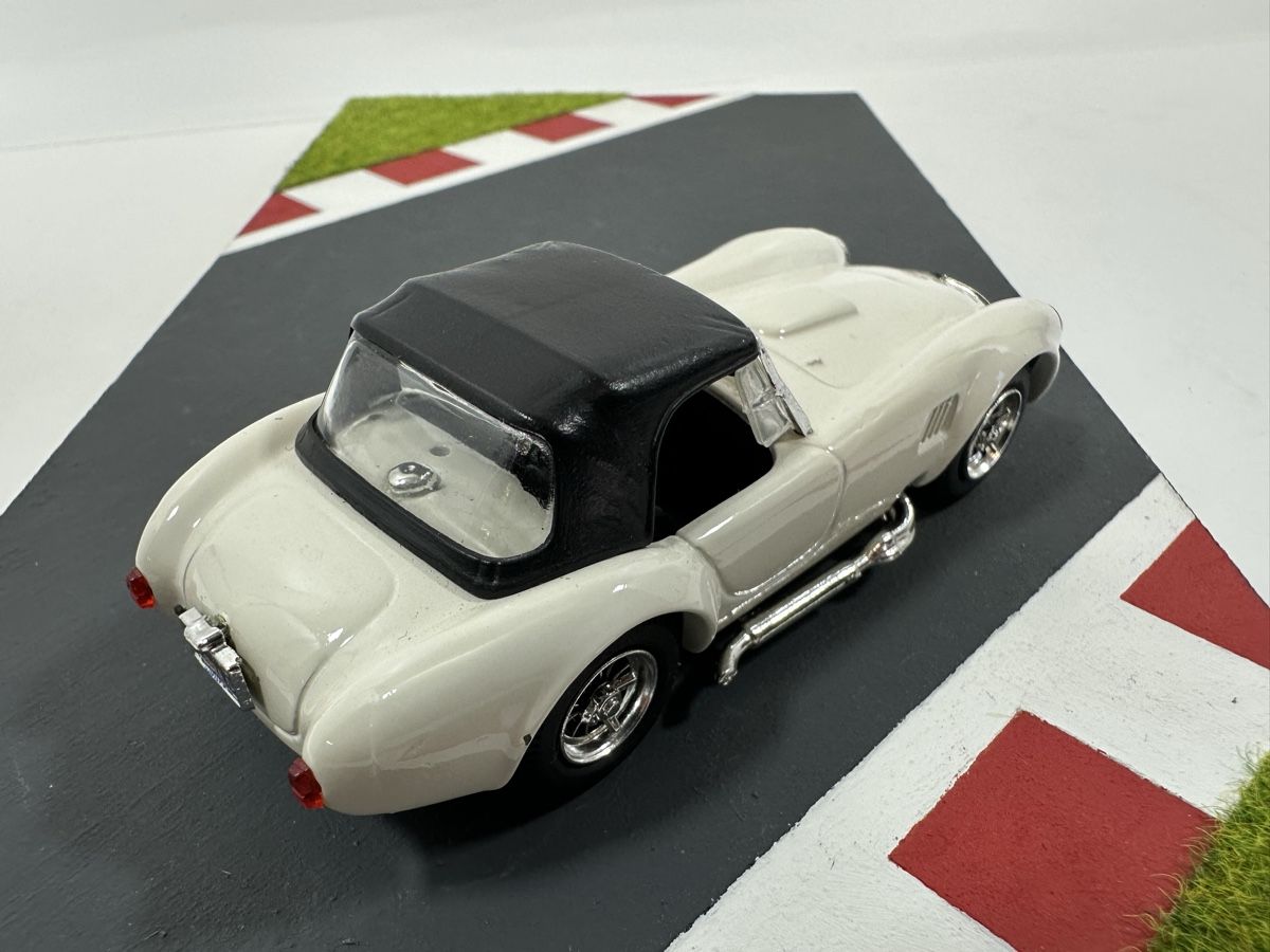 Modellini d'auto: AC Shelby Cobra 1:43, weiss, MODEL BOX – Usato da Zofingen venduto da rf9_x2xt 5