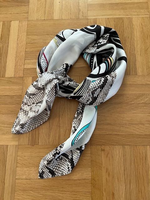 Codello Foulard & Sciarpe: "CODELLO" Seiden Foulard – Nuovo (secondo la descrizione) da Walenstadt venduto da ricamul 3