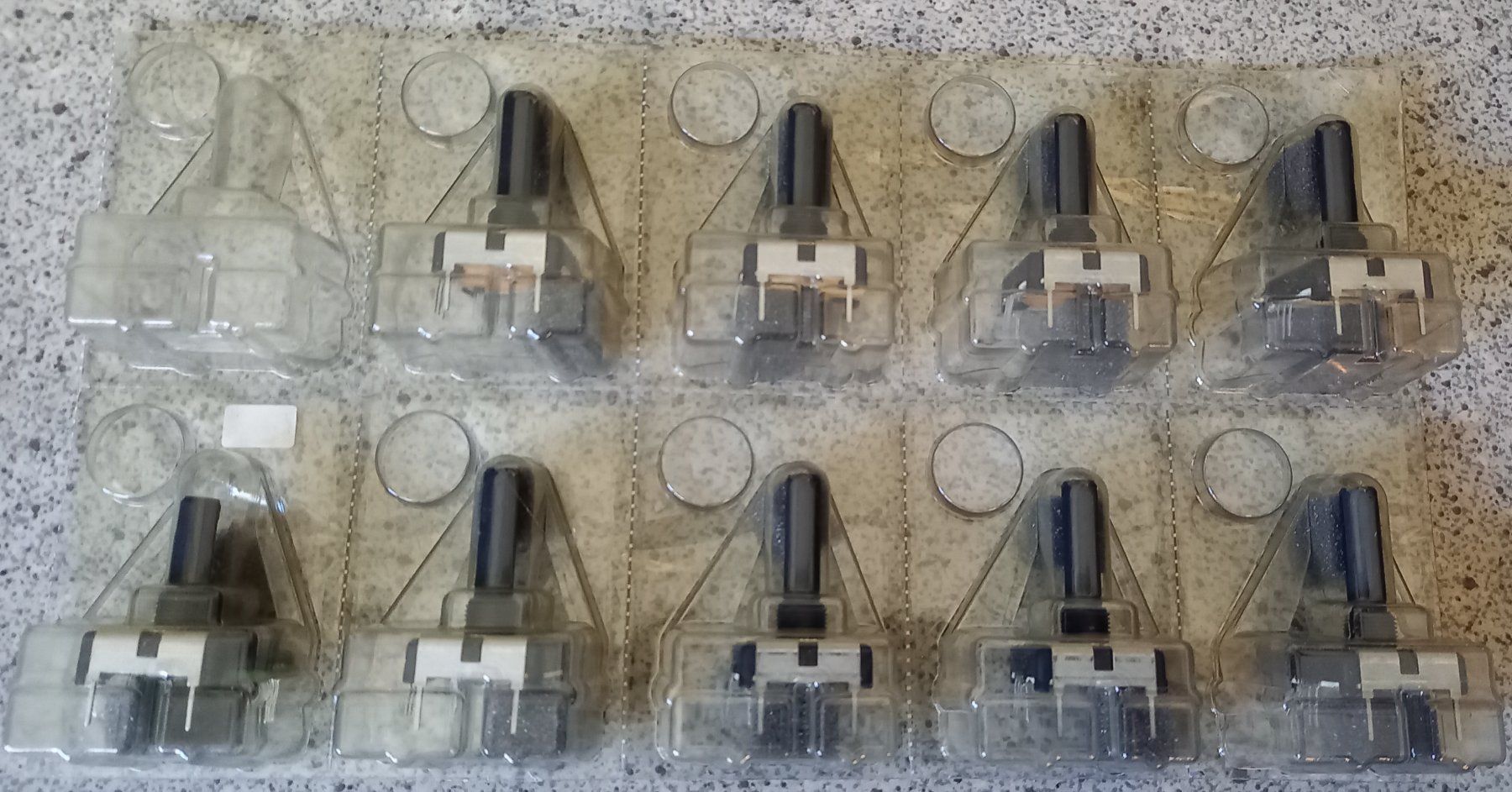 Strumenti musicali: 8 Potis und 1 Encoder für Ensoniq DP4+ – Nuovo e nell'imballaggio originale da Luzern venduto da garlicia 1