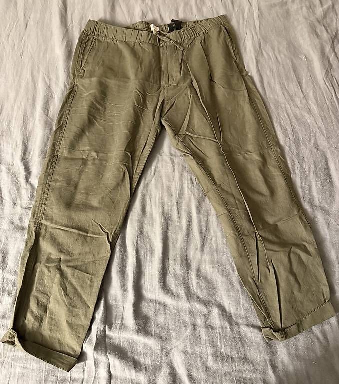 Pantaloni: Olivgrüne Hose – Usato da Wädenswil venduto da dom_pz5d