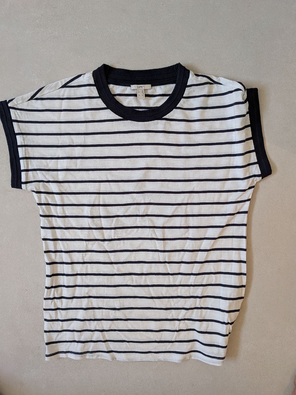 Esprit Tops: Esprit Ringelshirt XS – Neuf (Voir description) à Eschenbach SG par SanFranciscoCalifornia