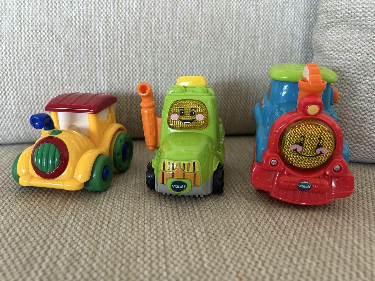 Veicoli per bambini: Small cars set – Nuovo (secondo la descrizione) da Epalinges venduto da kat_lyp6