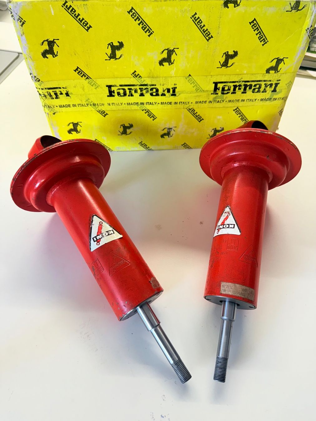T Ferrari 400i Front Shock Absorber Ferrari 117718 NEW (Neuf