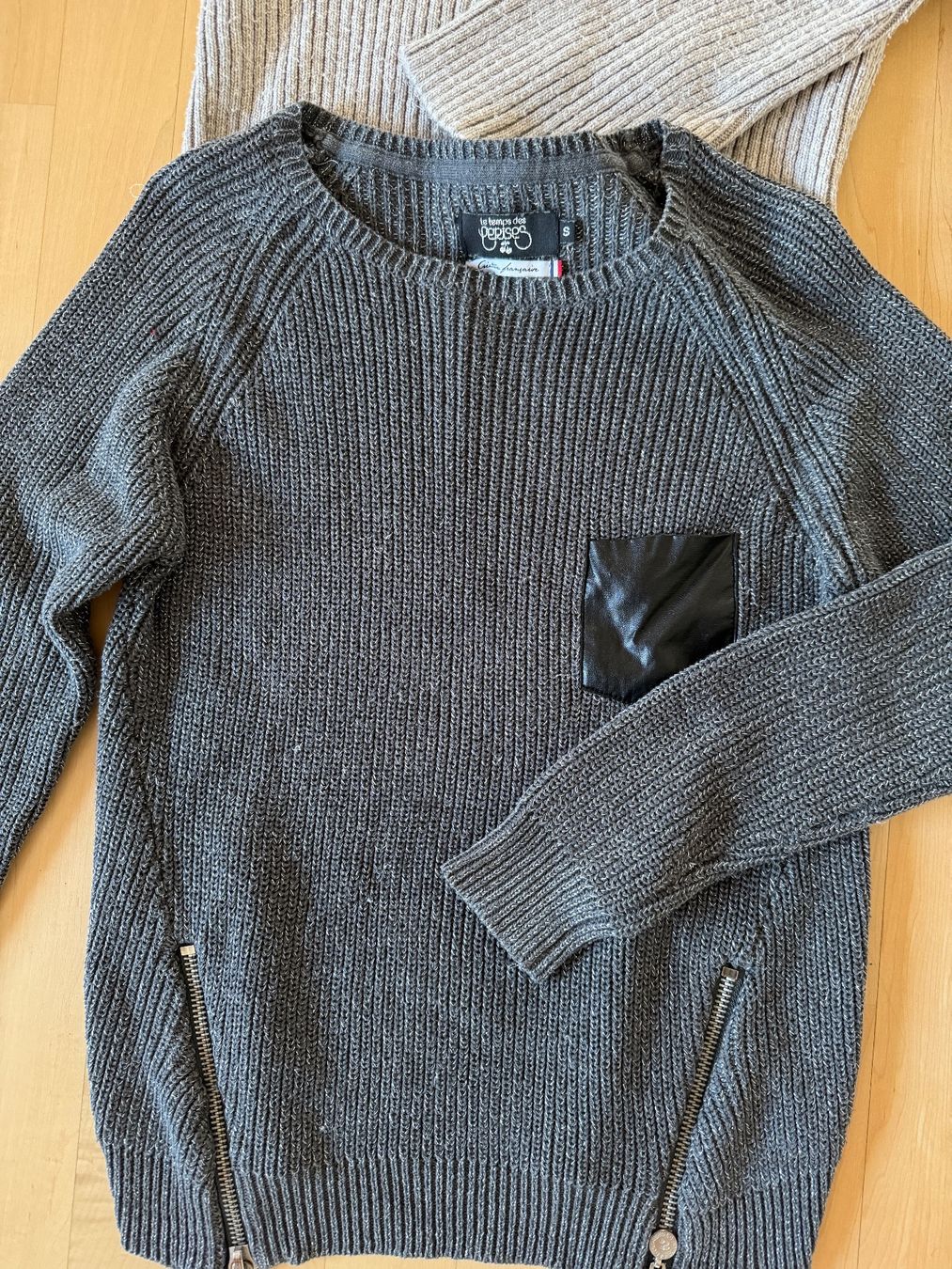 Lotti di vestiti: Kleiderpaket Winterpullover – Grösse S – Usato da Wädenswil venduto da Bixio 1