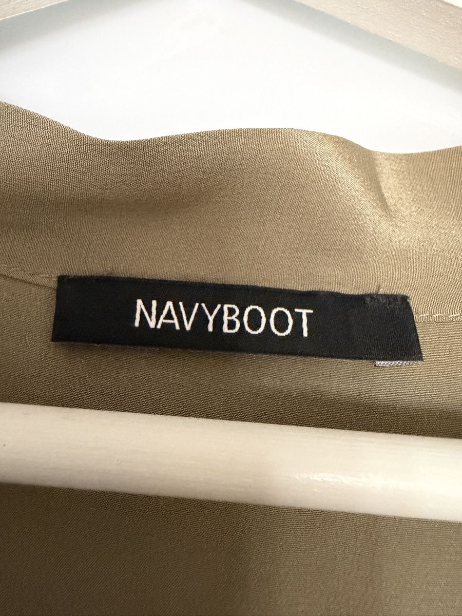 Navyboot Blusen: Navyboot Seidenbluse in der Gr. 42 in Khaki – Gebraucht aus Grenchen von servet.t 2