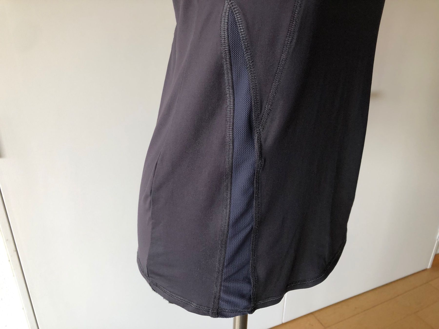 Oysho Tops: OYSHO Sportstop. Anthrazitgrau. Gr L. – Gebraucht aus Bern von Etzy 5