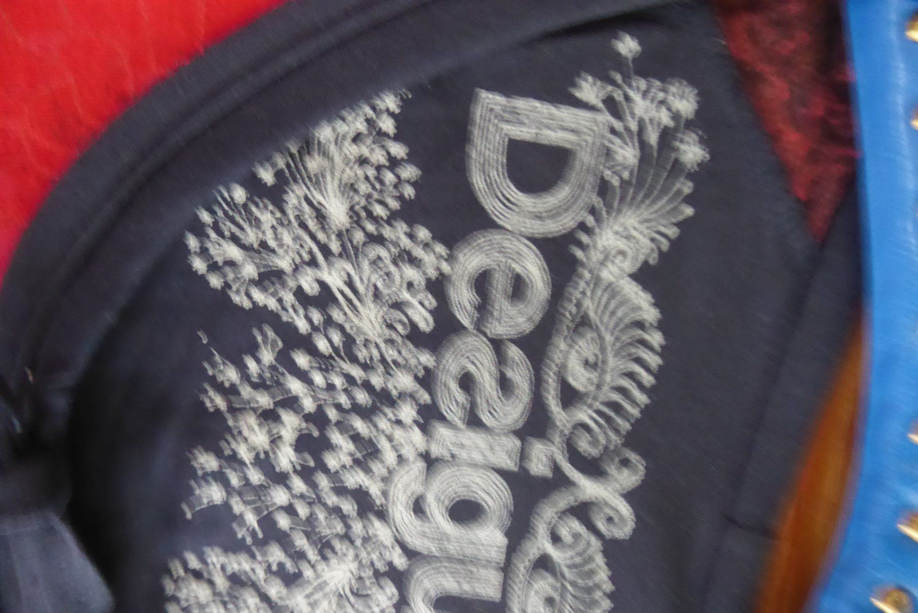 Desigual Pullover & Sweatshirts: Sweat Shirt Gr M DESIGUAL – Gebraucht aus Sargans von Benziner 3