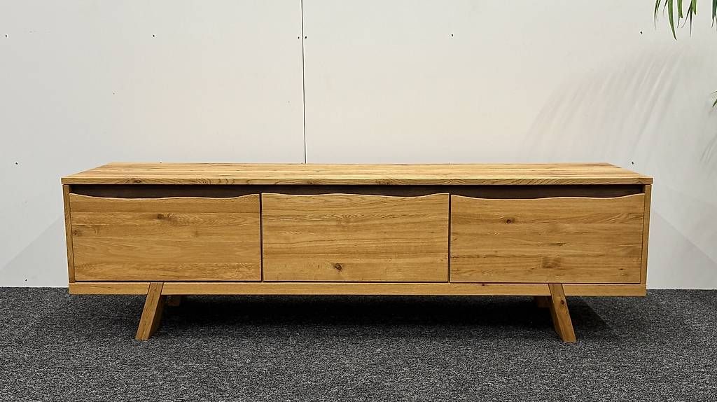 TV Möbel: Sideboard / TV-Lowboard Wildeiche massiv 180 cm – Gebraucht aus Münchenbuchsee von Mekran