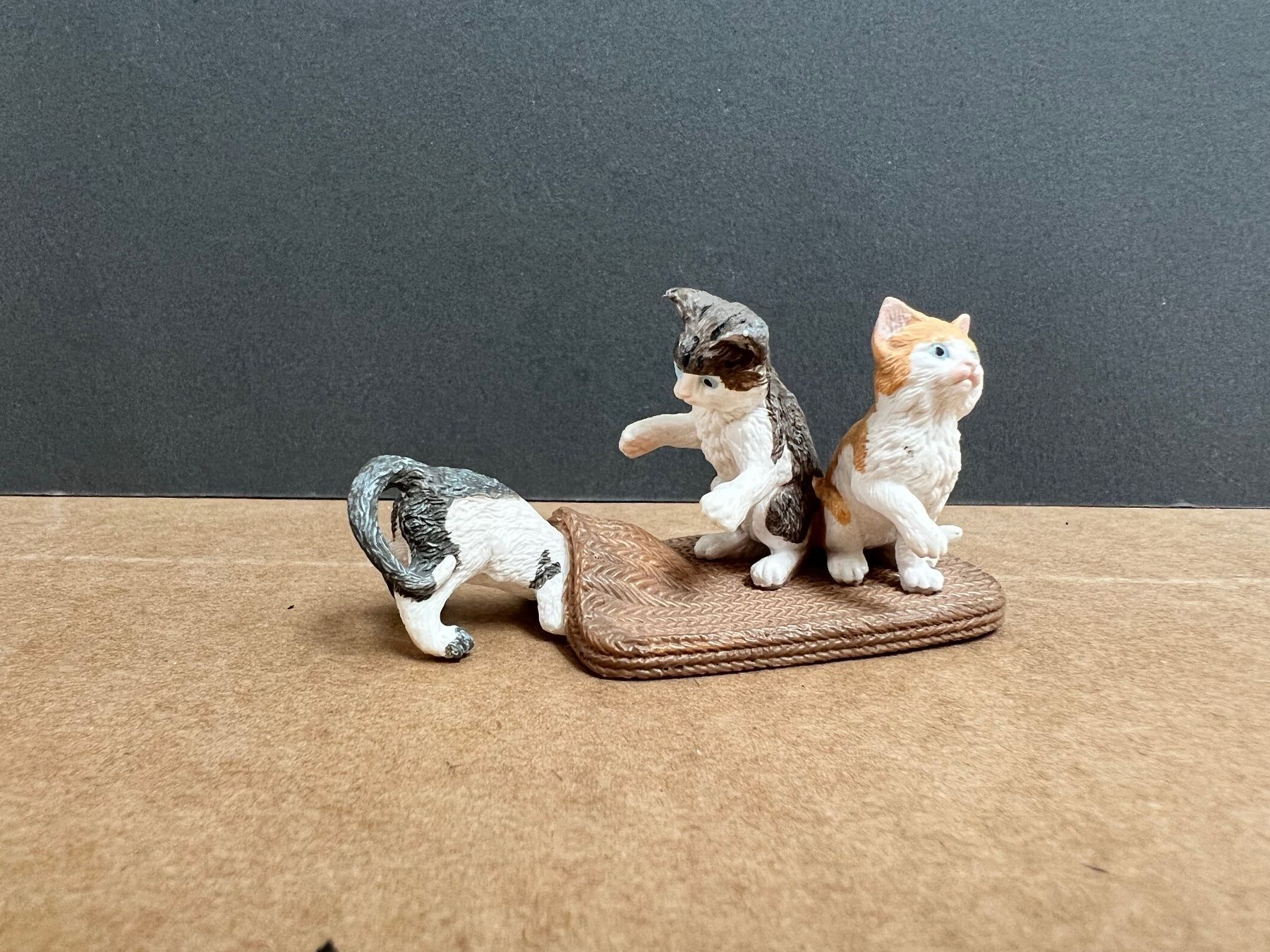 Schleich Statuette: Schleich 13674 Katzenjungen Katze – Usato da Ennetbaden venduto da mapa05