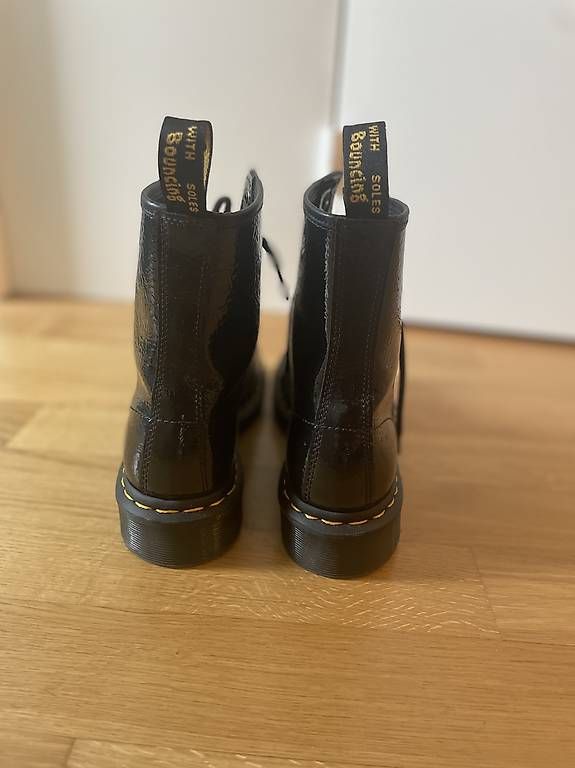 Dr. Martens Scarpe da donna: Dr. Martens Boots Stiefel lack, Gr. 39 – Nuovo (secondo la descrizione) da Aesch ZH venduto da rebekkanoemi 2