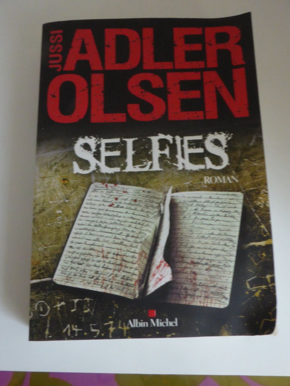 Bücher: Jussy Adler Olsen - Selfies – Gebraucht aus Porrentruy von Kim017