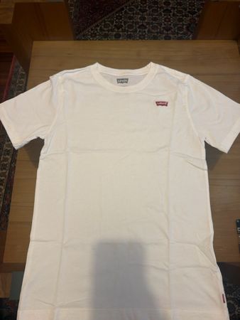 Levi's T-Shirt weiss mit kleinem Logo guter Zustand