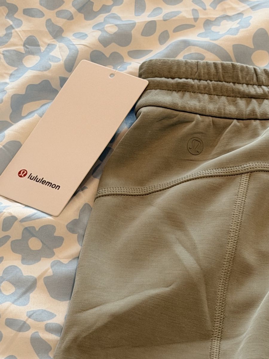 Lululemon Pantalons: Lululemon Softstreme HR pants - size 6 – Neuf (Voir description) à Regensdorf par Let-me-win-please 3