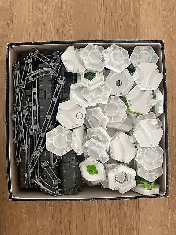 Gravitrax Spielzeuge: GraviTrax Vertical Starter Set – Gebraucht aus Flawil von Chefchenko 2