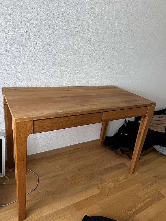 Schreibtische: Pult in Topzustand – Gebraucht aus Thun von Wallower