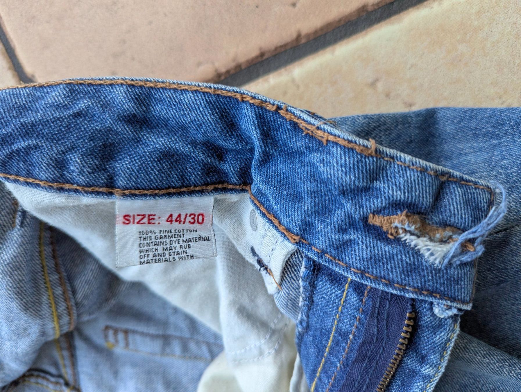 Jeans: Jeans Atrium Gr. 44/30 – Usato da Unterengstringen venduto da Olifant4 4