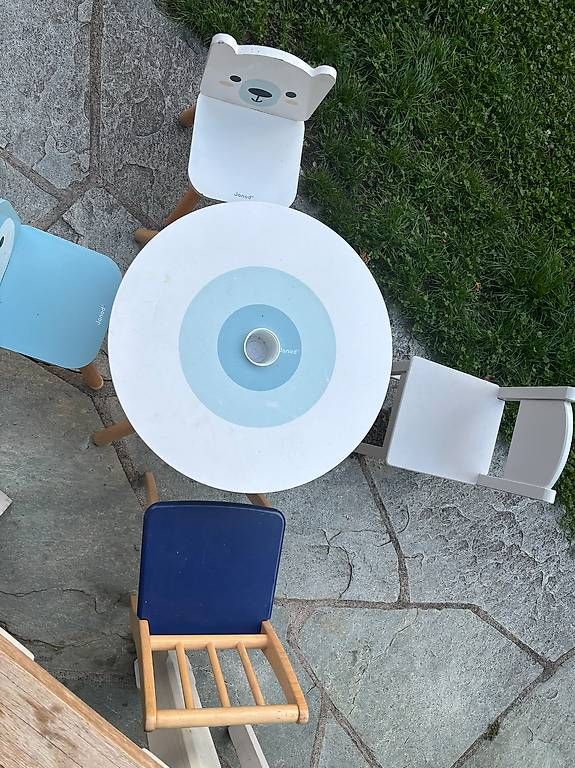 Set di tavolo e panche: Kindertisch mit 4 Stühlen – Usato da Zürich venduto da nackerl 2