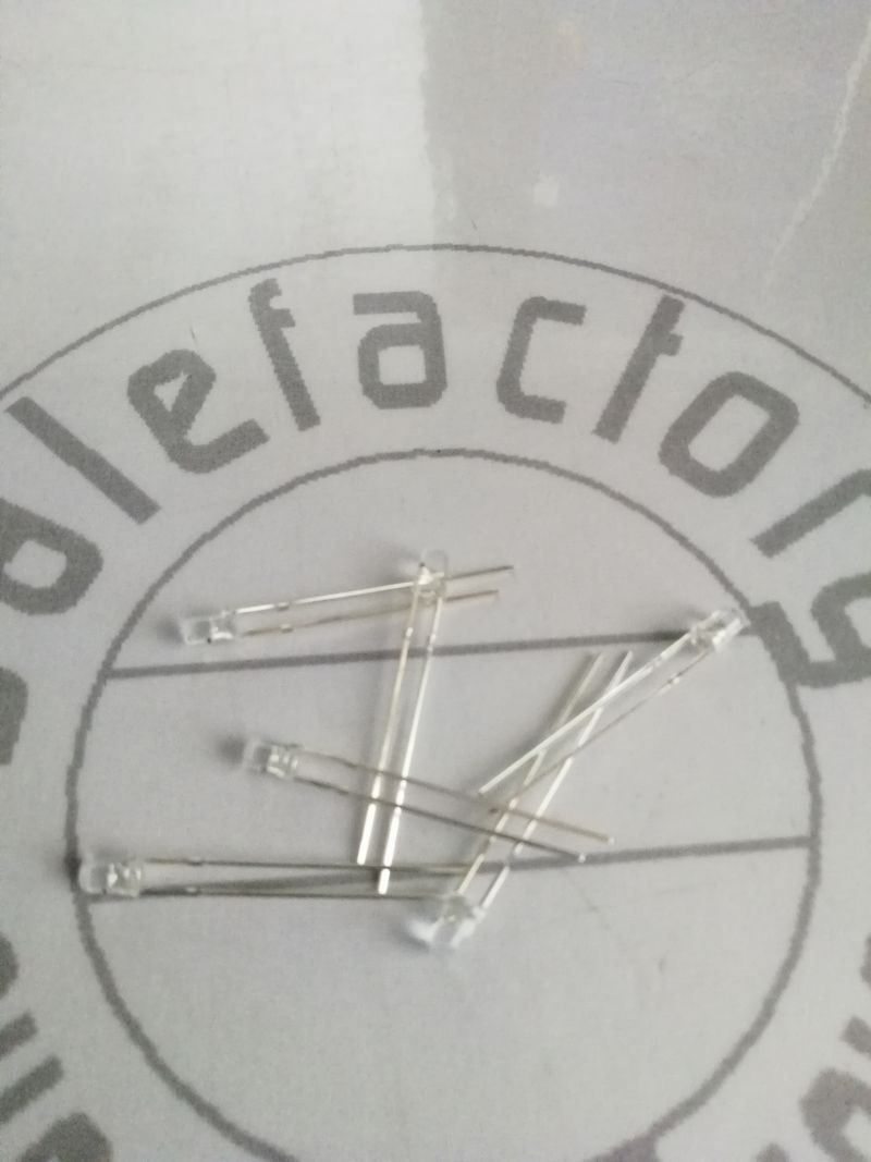 Componenti elettronici: Effekt-LED slow flash 3mm, 2 Stück – Nuovo (secondo la descrizione) da Luzern venduto da Salefactory 1