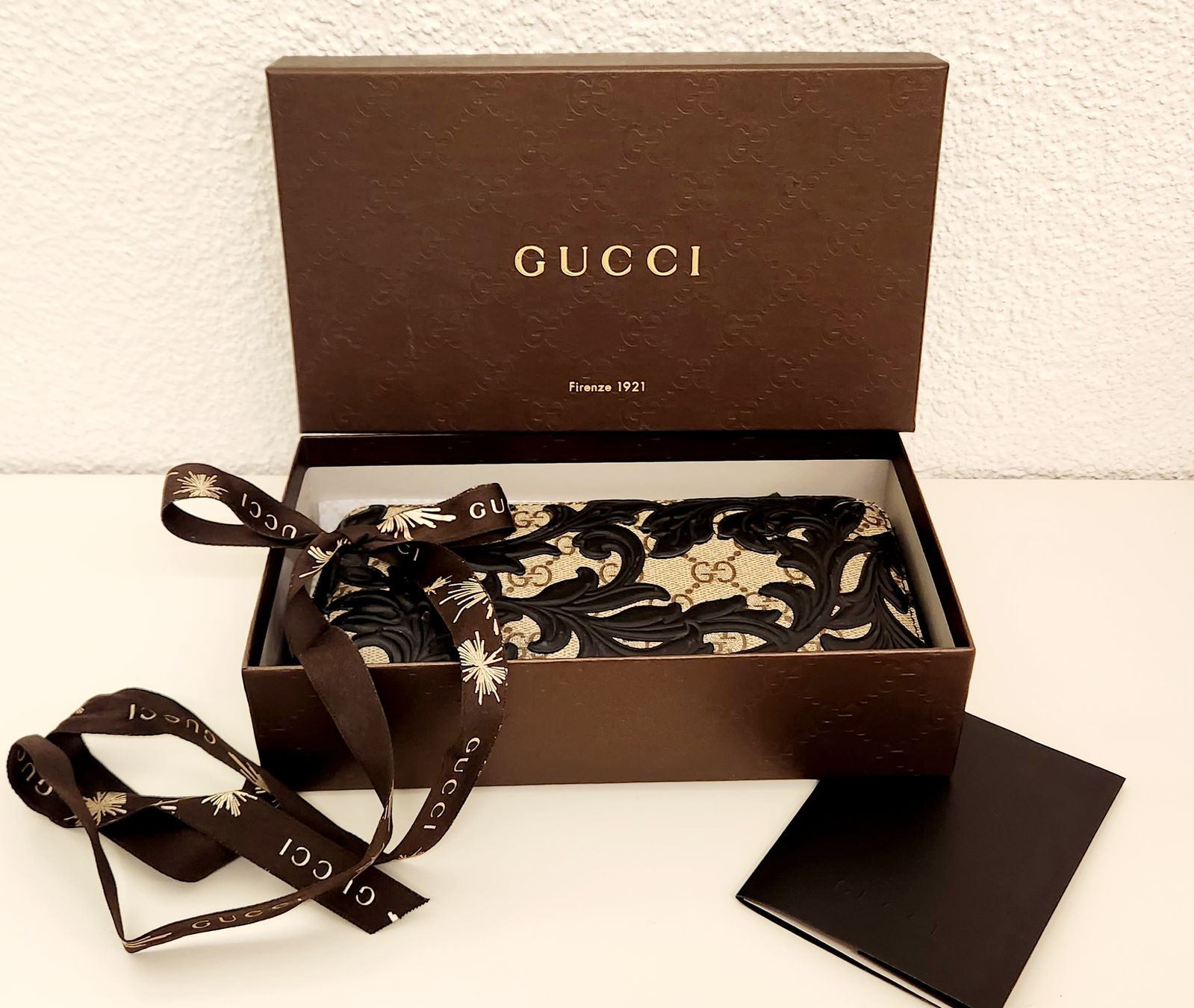 Gucci Brieftaschen: Gucci Bicolor GG Supreme Arabesque Zip Wallet – Gebraucht aus Wollerau von CH8832 3