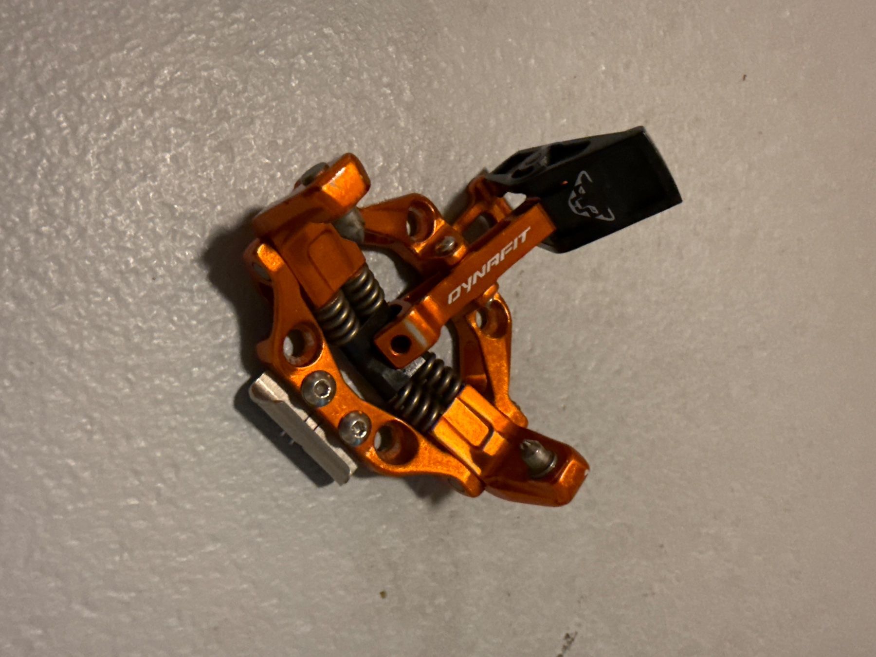 Dynafit Attacchi: Dynafit Low Tech Race 2.0 Auto-Lock Bindung Ultraleicht – Usato da Walenstadt venduto da Dirtykohlruebe 3