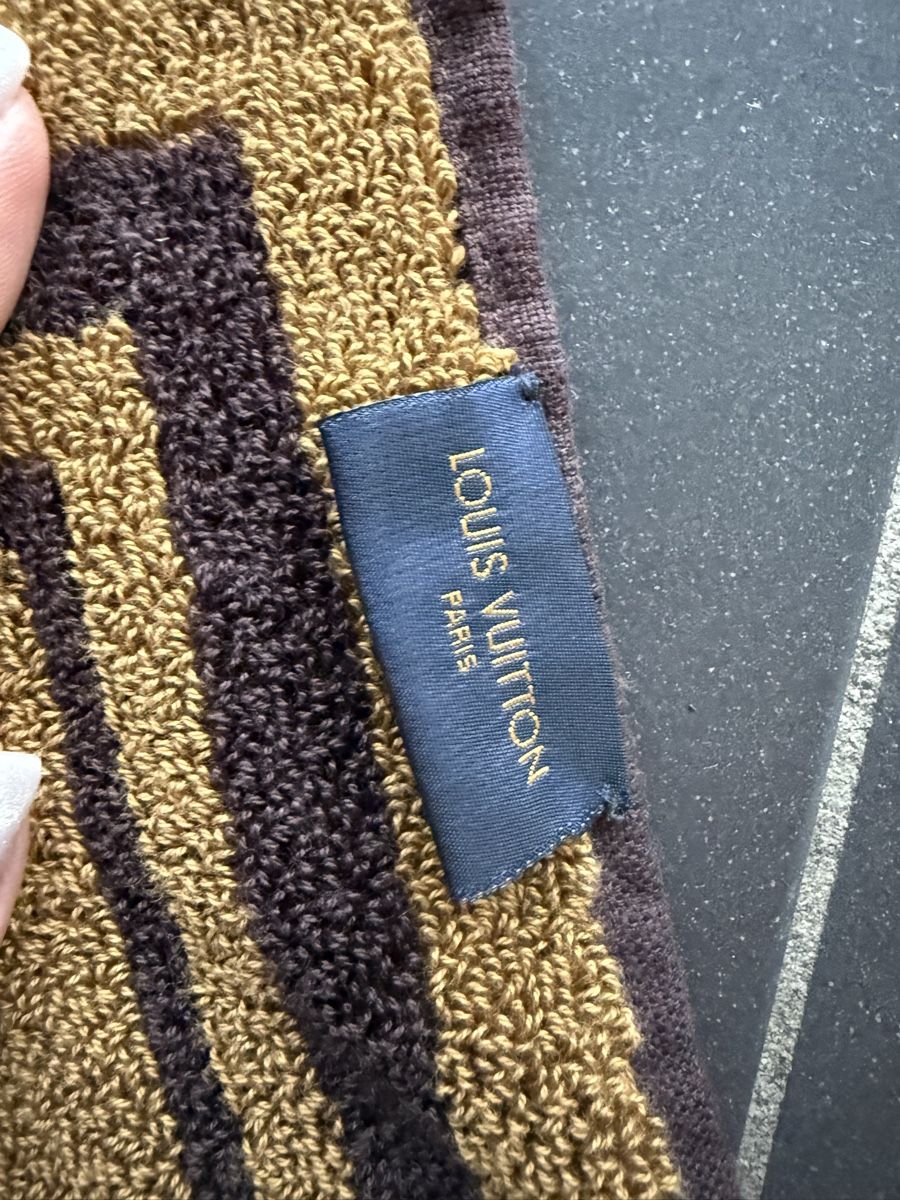 Teli da bagno: Louis Vuitton Strandtuch, monogram, inkl. Box, neuwertig – Usato da Winterthur venduto da Mhaselnuessli 4