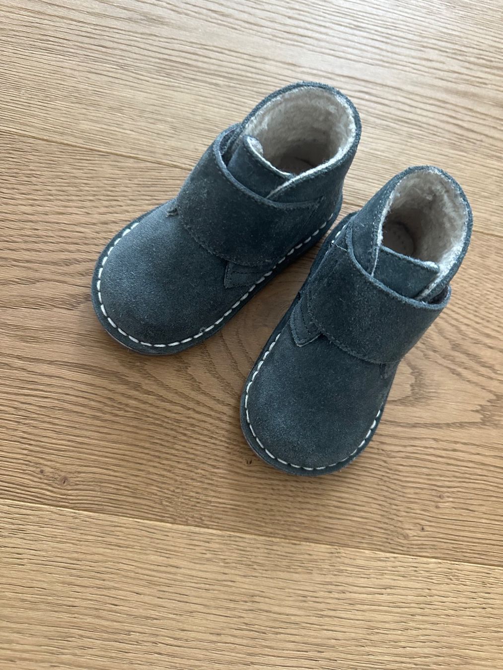 Scarpe per ragazzi: Neue Kinderstiefel, Grösse 21 – Nuovo (secondo la descrizione) da Ebikon venduto da Einganzesleben 1